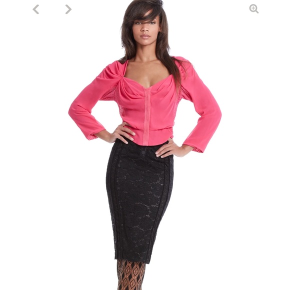 In Earnest top NWT - Picture 1 of 10